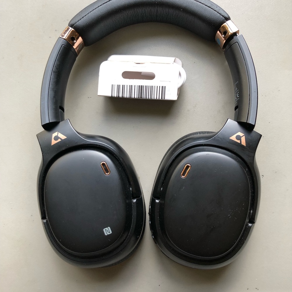 Ankbit E600Pro Noise Canceling Wireless Headphones